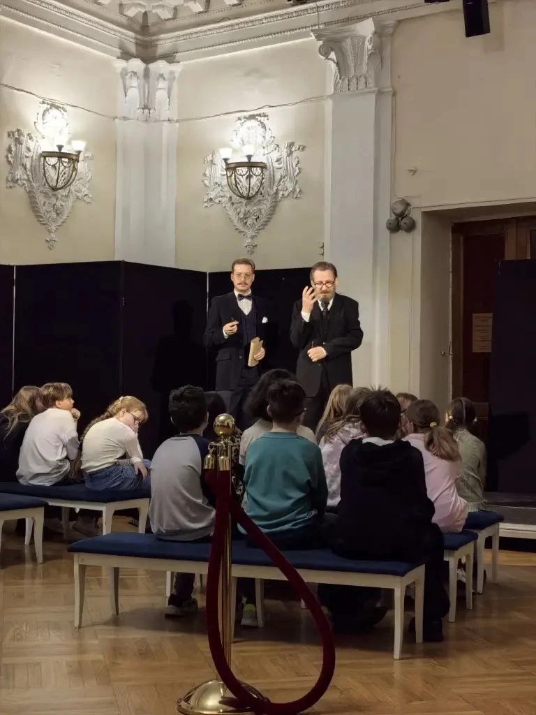 В последний день каникул учащиеся 5 А класса вместе с классным руководителем Светланой Валентиновной