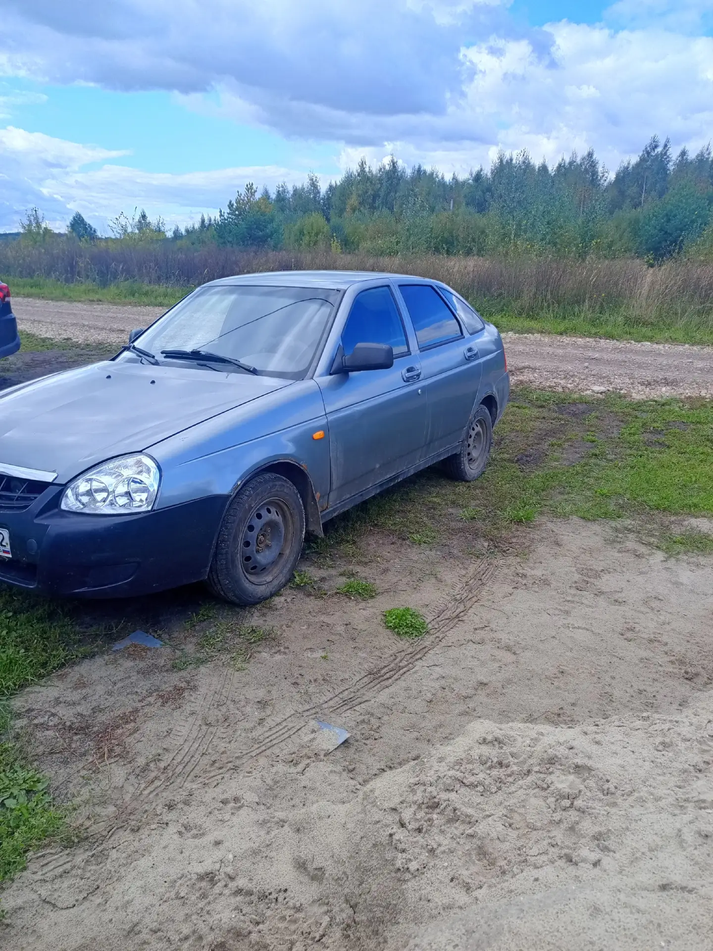 Продам Приору 9 год 3 хозяина , музыка сигнализация, по технике обслужена, по кузову та...