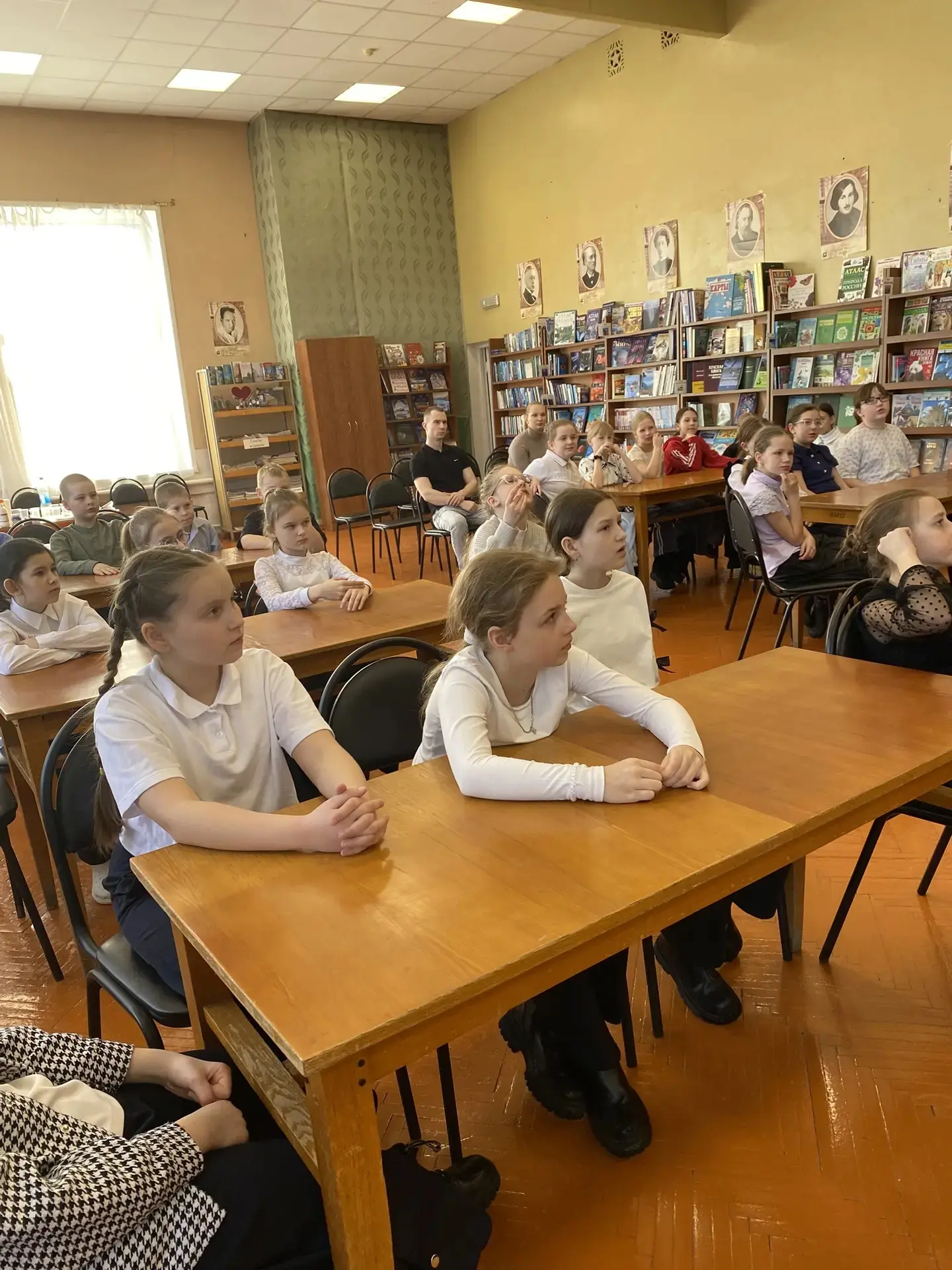 💫В Год единства народов России 🇷🇺 сотрудники Детской библиотеки провели мероприятие – урок-викторину
