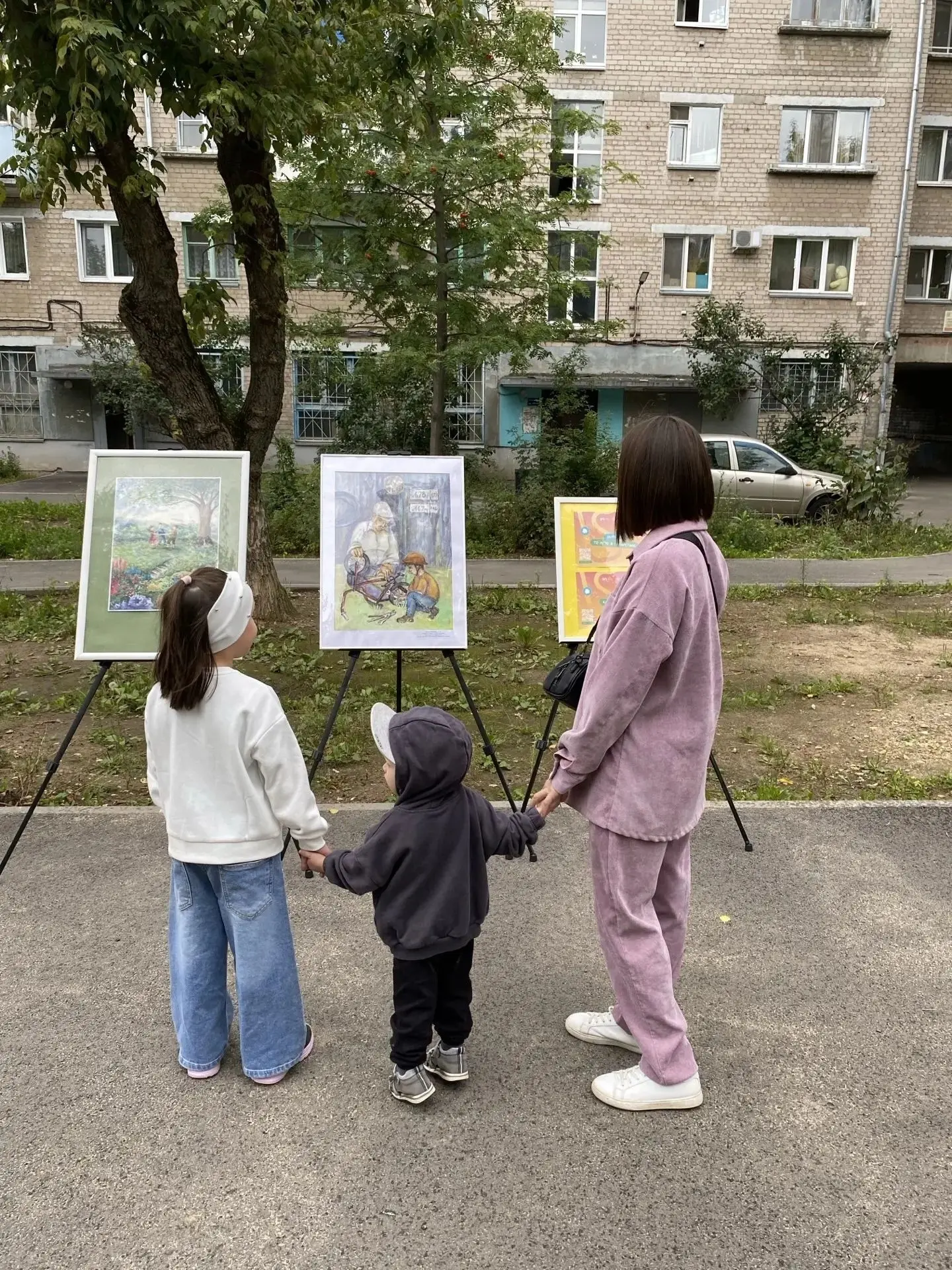 ☀️ «Краски беззаботного детства» — выставка состоялась!