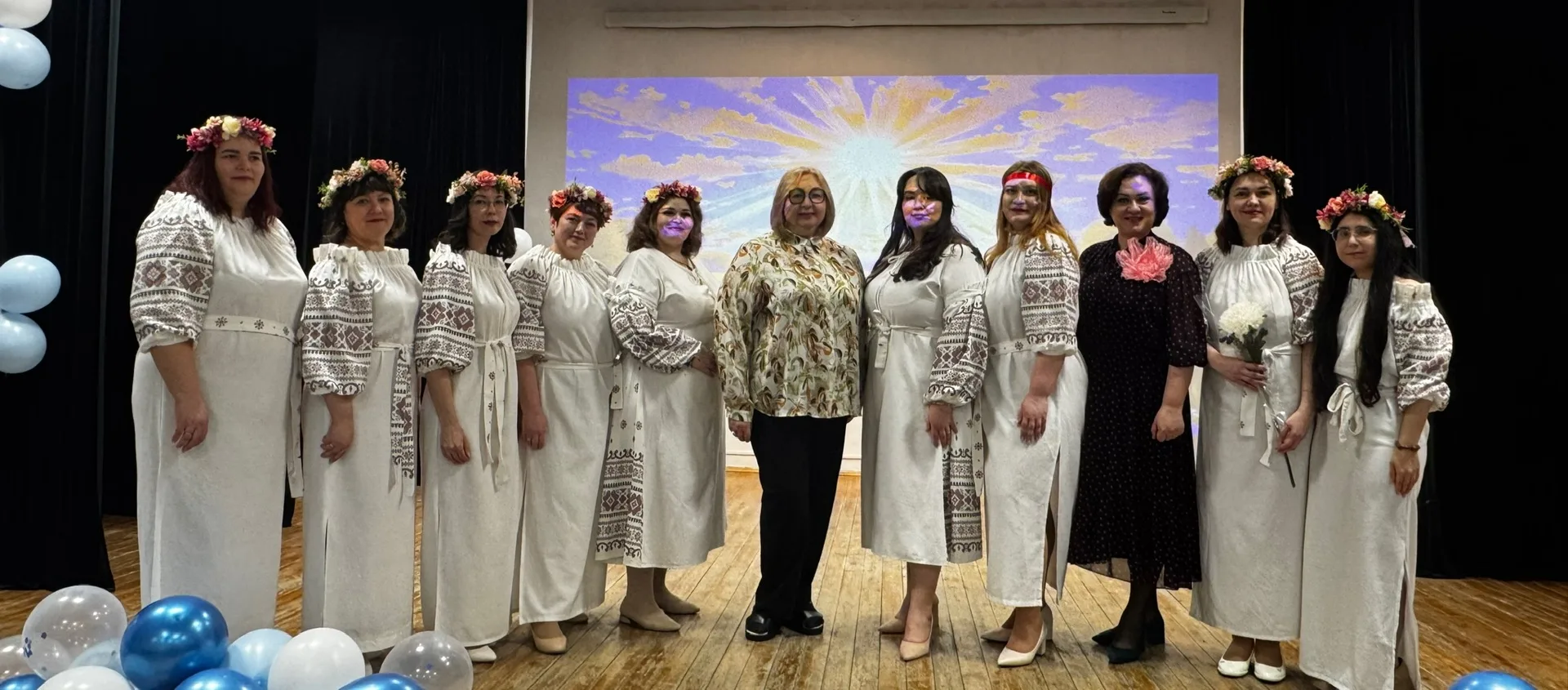 🌸 «Мелодии весны» — праздничный концерт к Международному женскому дню 🌸  В нашей школе состоялся пра