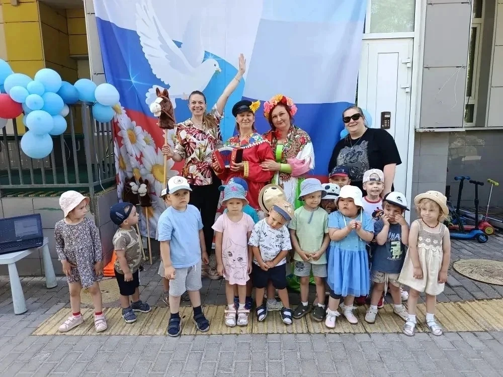 🇷🇺 «Россия, мы дети твои!» - праздник смелых и дружных дошколят

В дошкольных отделениях «Соловушк
