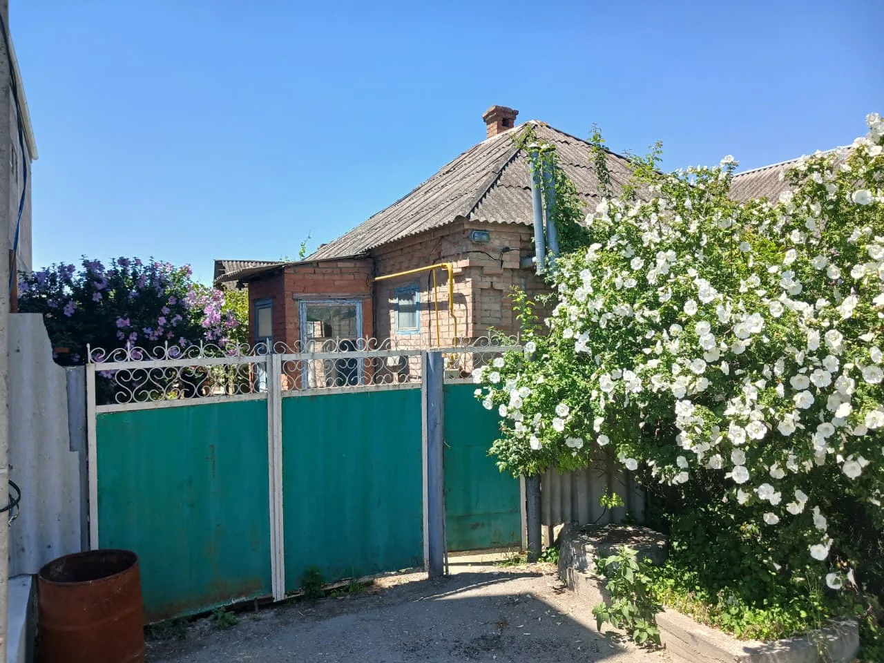 Продается частный дом🏠 по улице Усанова 74. (требующий  ремонта).

 Идеальное решение для тех, кто 