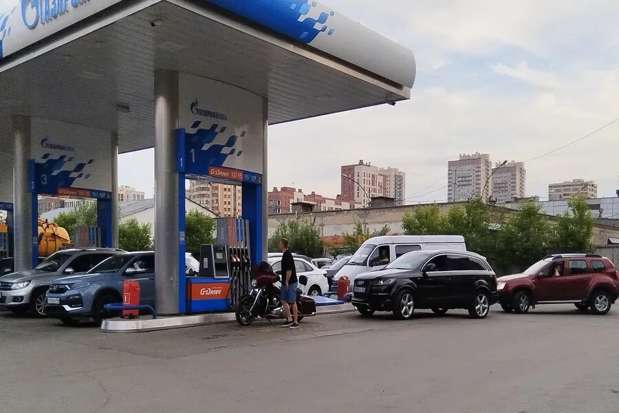 Эксперт Лацких объяснил причины продолжения топливного кризиса в Новосибирске