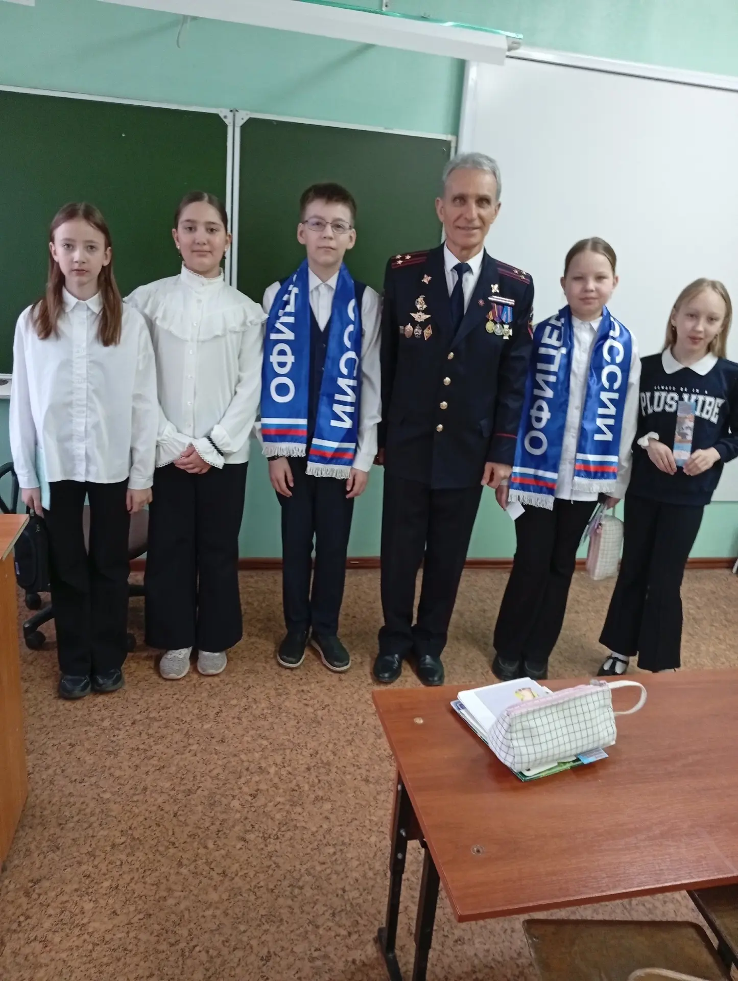✔️18 апреля в 4-ых классах прошла встреча с замечательным человеком, Крджаняном Хачиком Семеновичем 