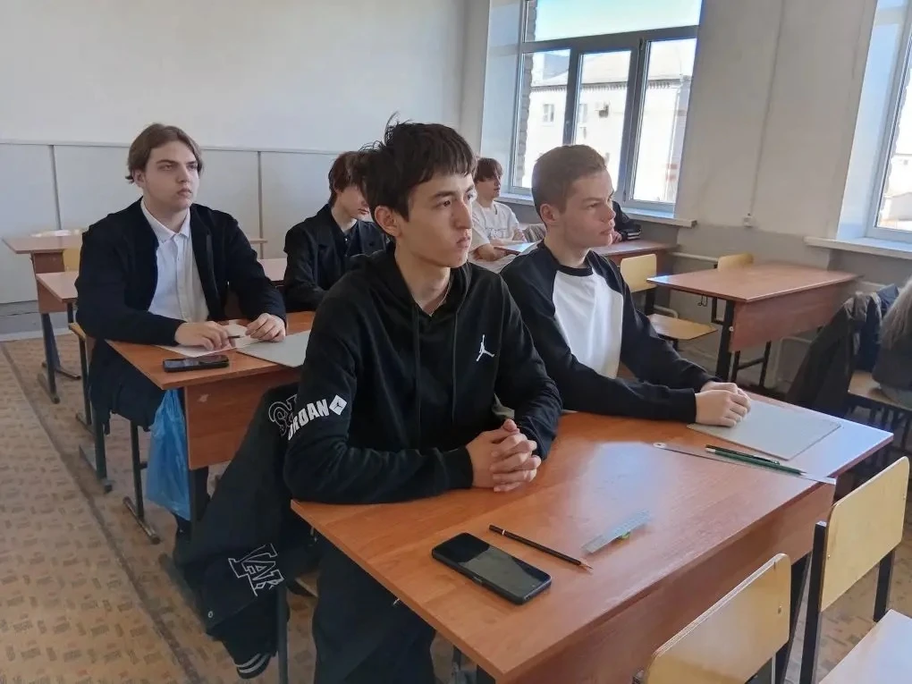 🎉 Экзамены по первой профессии сданы! 🎓  25 апреля 2026 года девятиклассники Бутурлиновской средней 