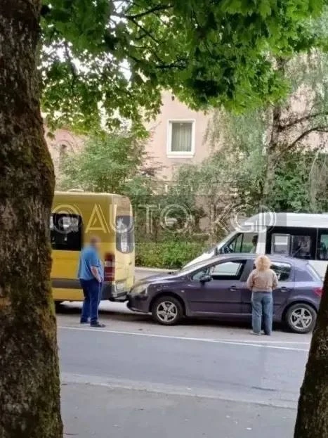 Если вы стоите в пробке на Литовском, то вот причина.