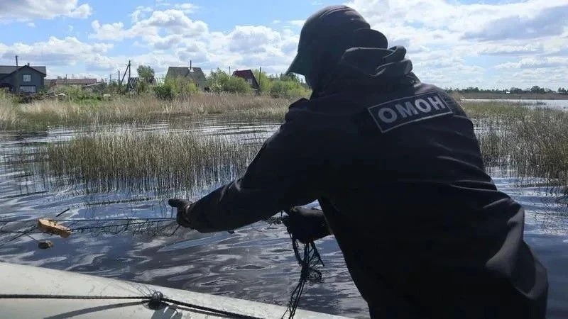 В Башкортостане сотрудники ОМОН «Урал» Росгвардии совместно с инспекторами рыбнадзора и волонтерами 