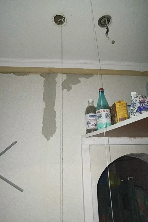 🤬😱 Деньги берут, а дом рушится — в поселке Фериа жильцы остались без защиты после потопа

В посёлк
