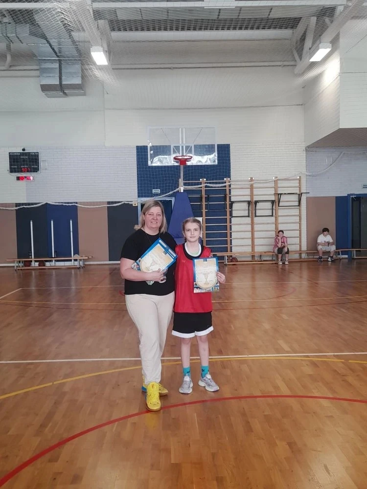 Каникулы с пользой: яркие игры по баскетболу!🏀✨  Сегодня в нашем спортивном зале кипели нешуточные с