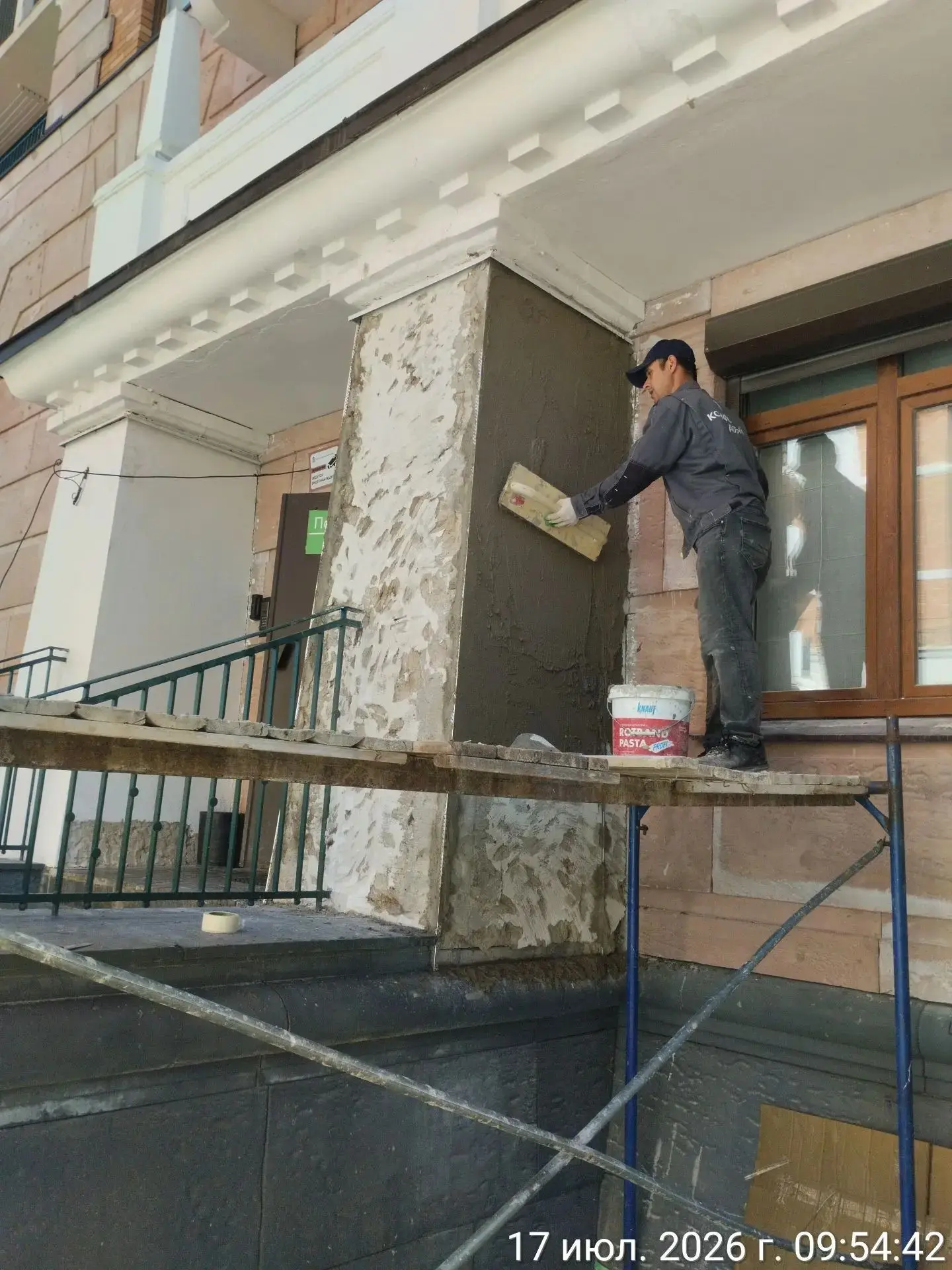 Штукатурка колон по ул. Дежнёва д.6#ОООКомфортныйдом#