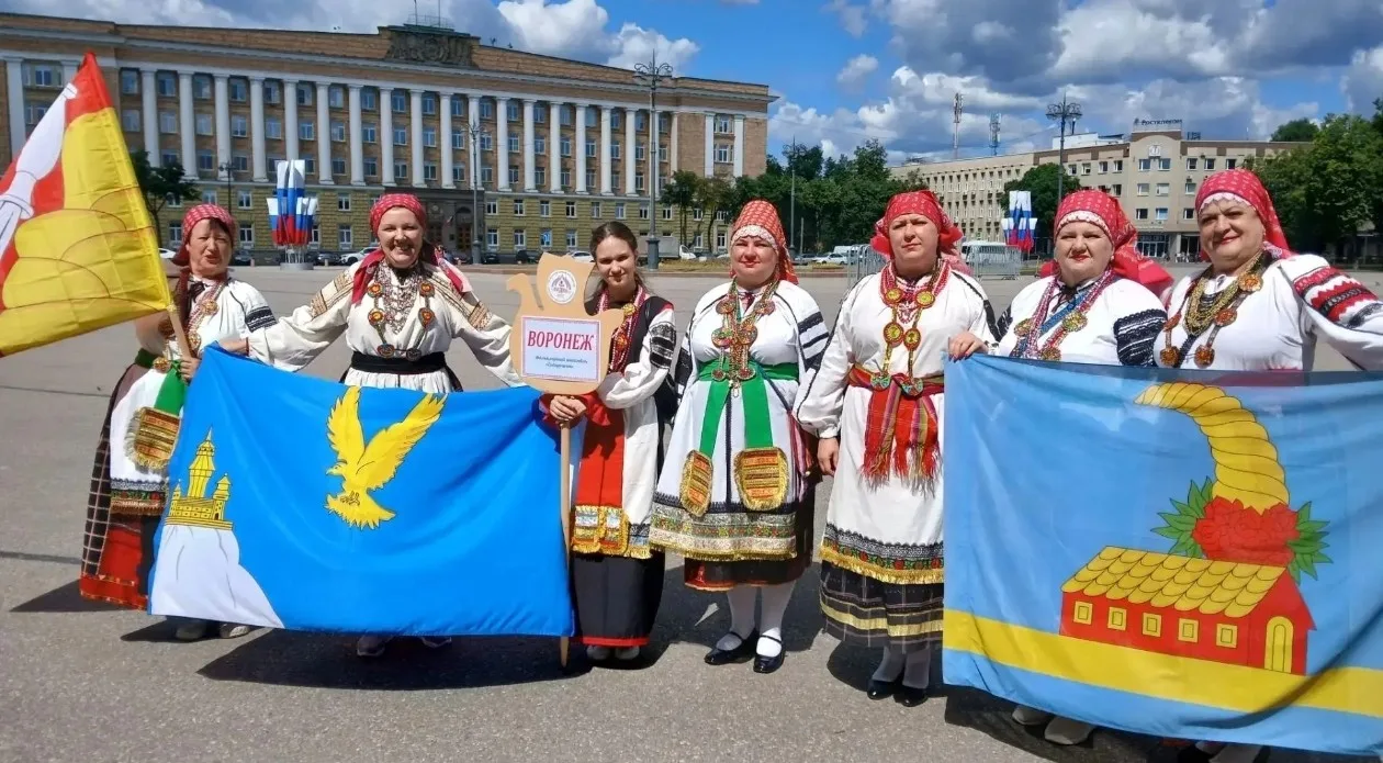 Фольклорный ансамбль «Сударушка» Покровского Сельского дома культуры Коротоякского поселения предста