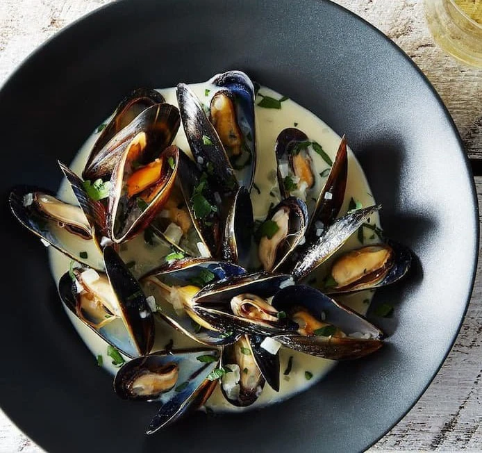 МОРЕПРОДУКТЫ 🌊🦀

Если выходные выдались насыщенными, организму нужна деликатная перезагрузка. 
Мор