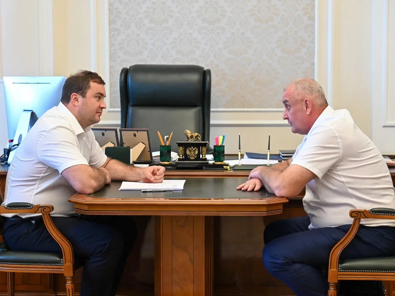 Принял с докладами глав Русско-Полянского и Любинского районов.