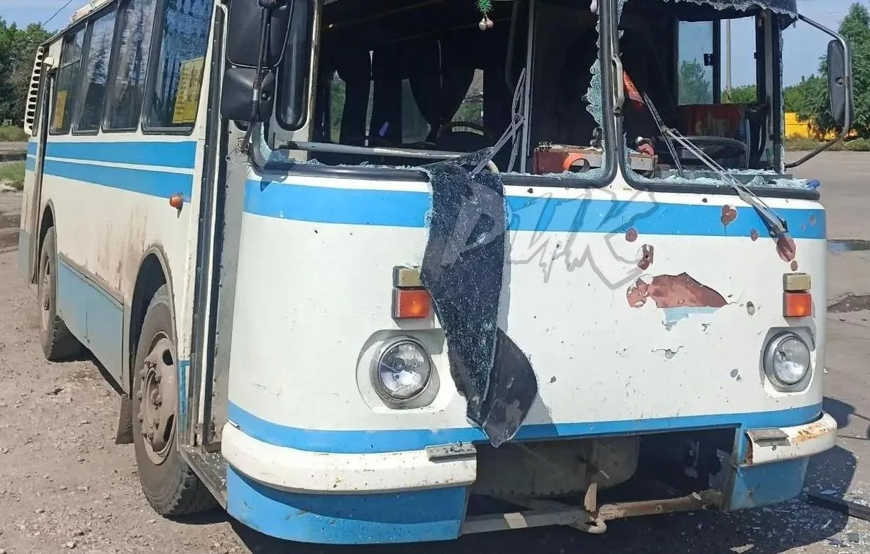 В Горловке при атаке БПЛА ВСУ на автобус пострадали пять человек

Пять человек ранены в Горловке в р