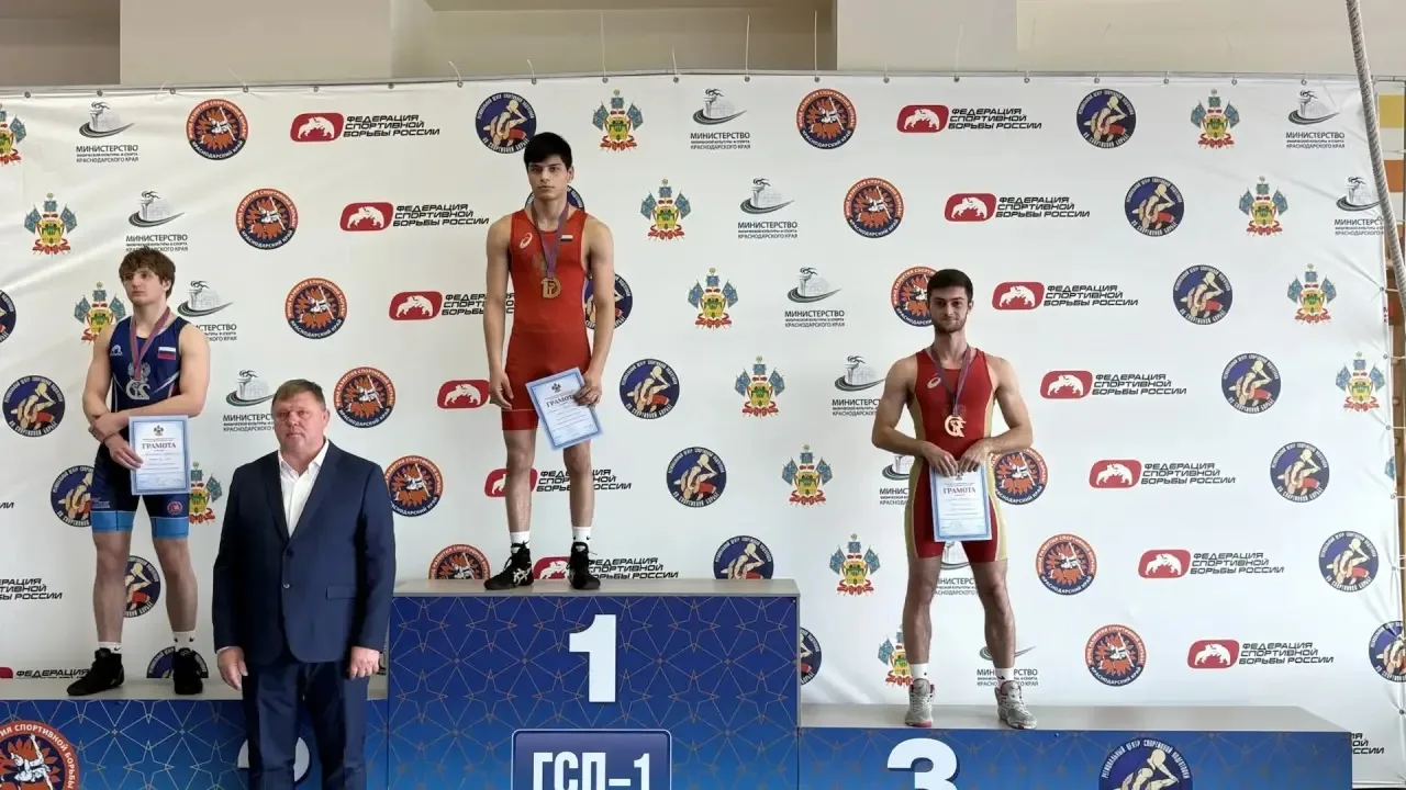 🥉 Отличный результат на первенстве Краснодарского края!

Сарян Райнер занял 3 место в своей весовой