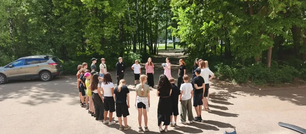 Первый день, первые улыбки 🤗

Первый день в нашем дневном лагере — он всегда волнительный: новые ли