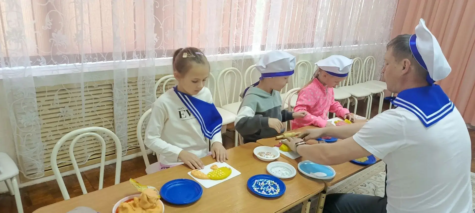 🎨✨ Группа «Мукосолька»: путешествие в детство вместе с родителями! 👨‍👩‍👧‍👦