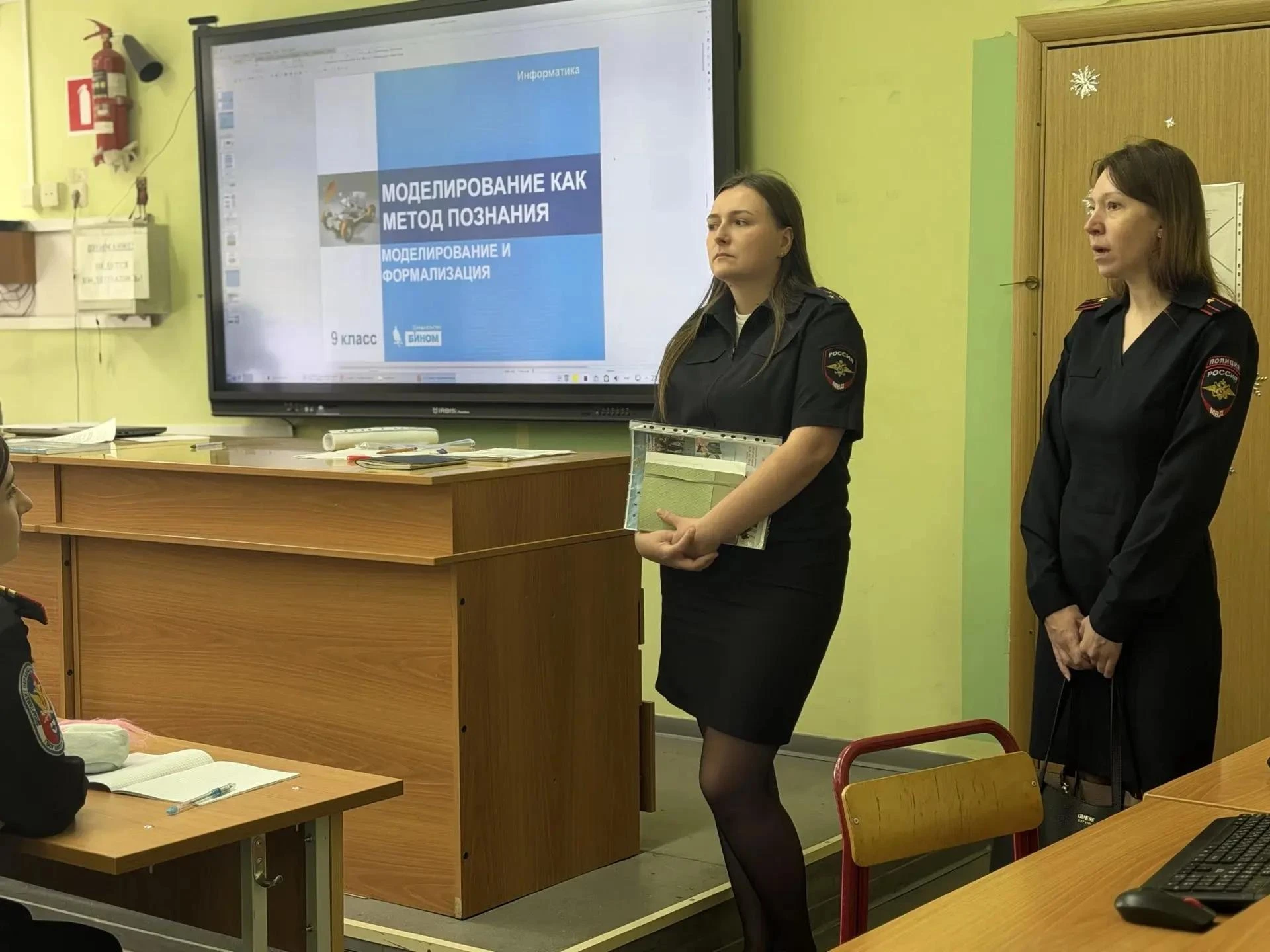 🚔 Безопасность и выбор будущей профессии: важные встречи в нашей школе!