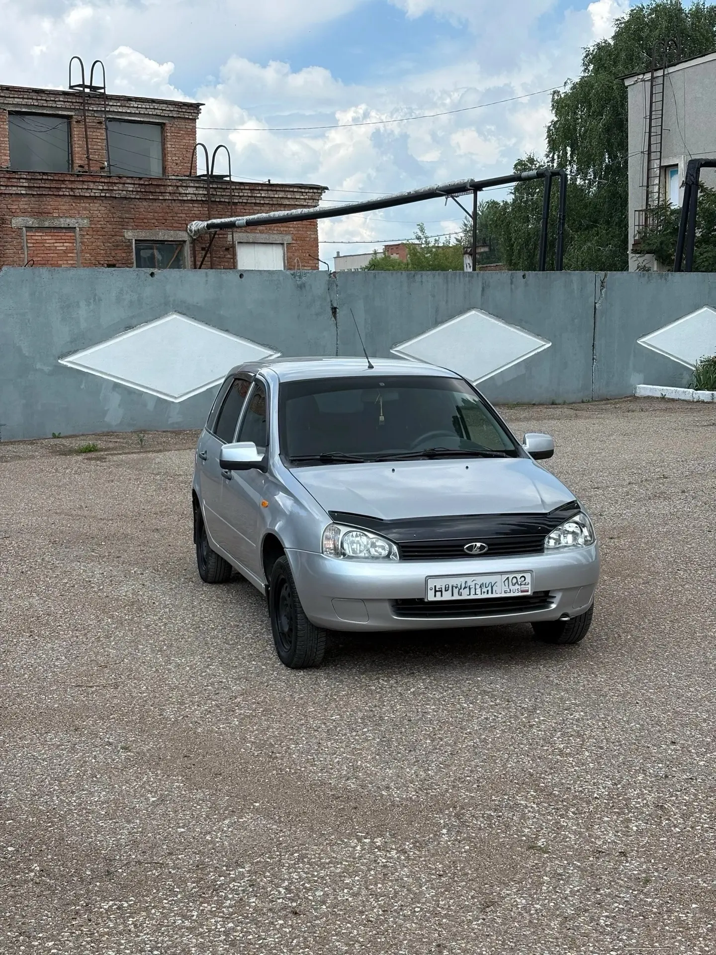 Продам Лада калина 1 универсал 2012 года. 
Полностью исправный и ухоженный автомобиль. 
2 хозяина. 
