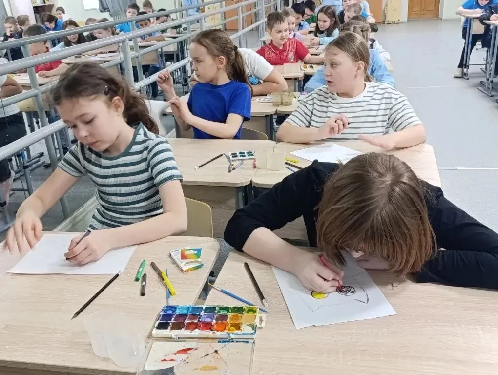 🚀 Продолжаем делиться яркими моментами из космического лагеря!  Наши юные космонавты не перестают уд