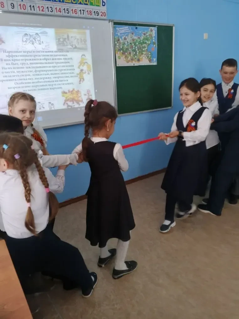 30 апреля наша страна отмечает новый праздник – День коренных малочисленных народов России.   🌍 Путе