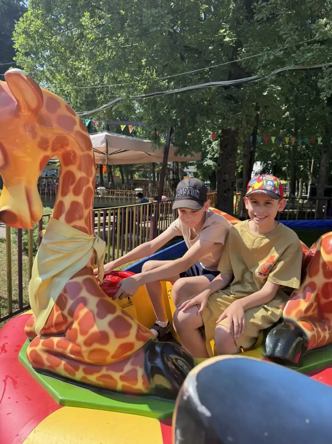 Отличный день в парке аттракционов «Пегас»! 🎢🎡
Сегодня ребята отлично провели время: катались на а