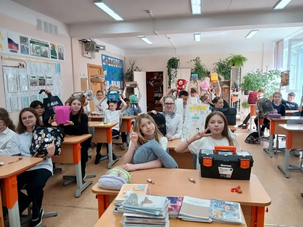 🎒 День без рюкзака в школе №140: креативно и весело!  Сегодня в школе №140 прошёл необычный и очень 