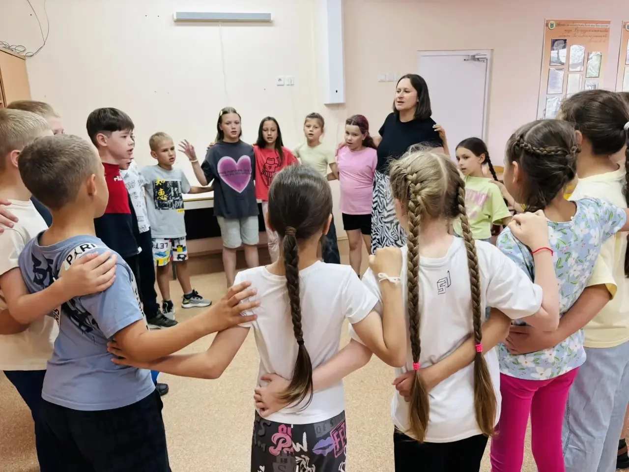 Особенности национального гостеприимства 

🌍Сегодняшний день был настоящим калейдоскопом культур и 