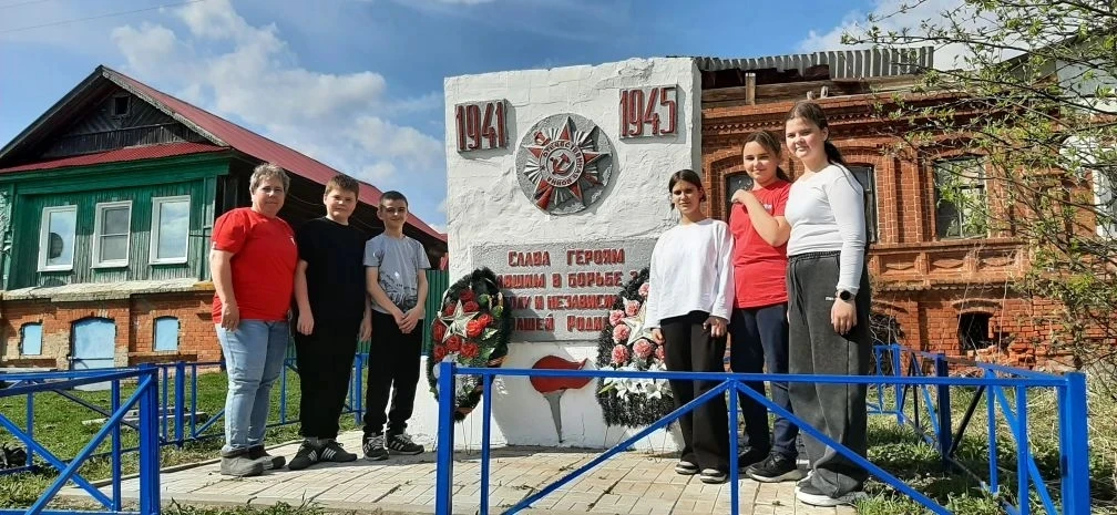 ДНЕМ ПОБЕДЫ! ПАМЯТЬ ЖИВА В НАШИХ СЕРДЦАХ