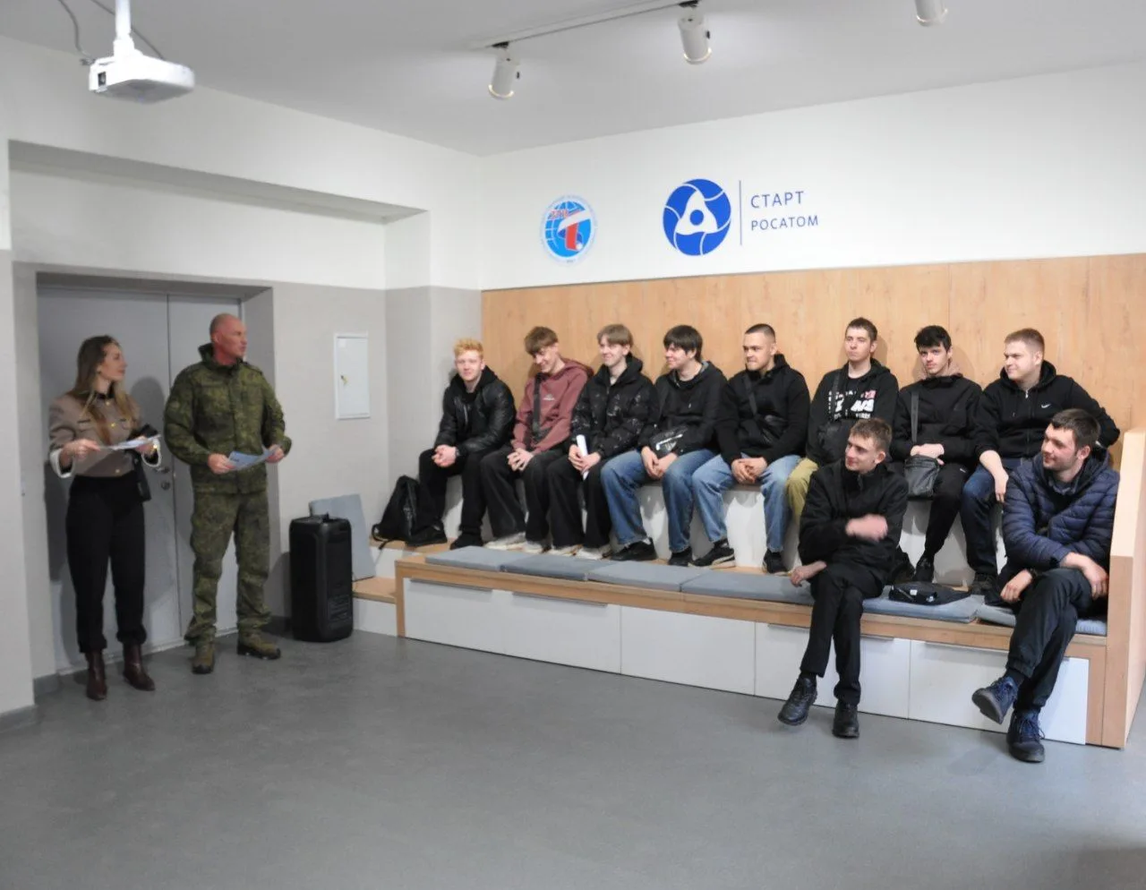 🇷🇺 14 апреля в ЗТИ прошла встреча парней выпускных курсов с подполковником Андреем Ми...