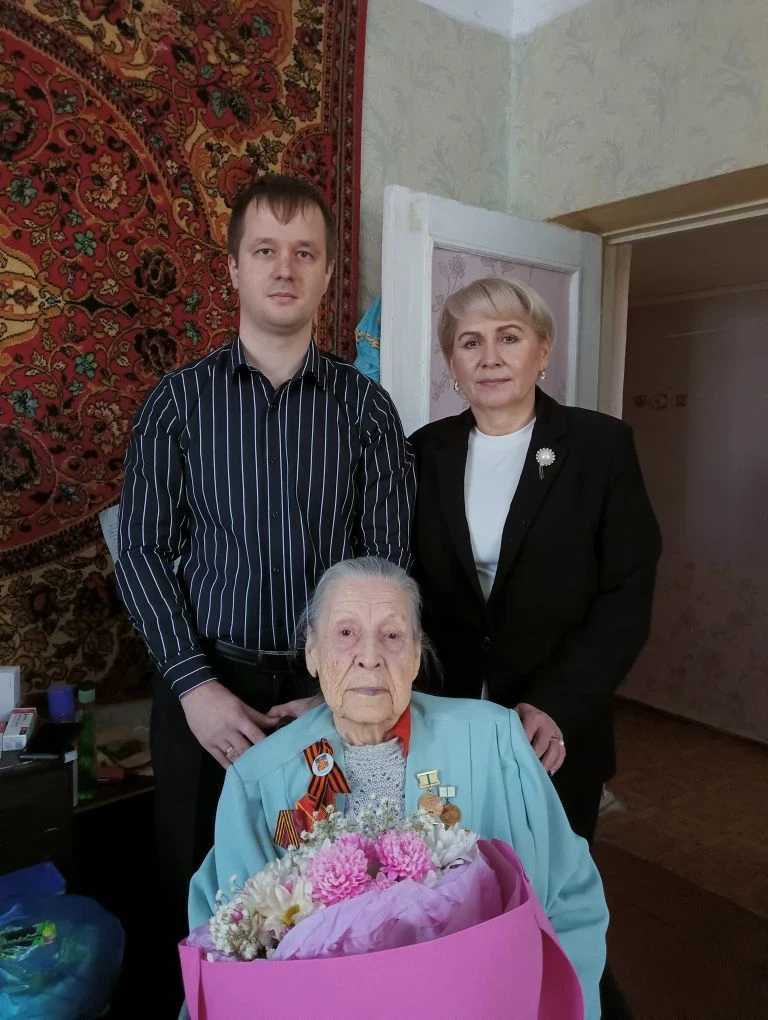 Накануне Дня снятия блокады Ленинграда Жупаненко Галину Михайловну, награжденную знаком «Жителю блок