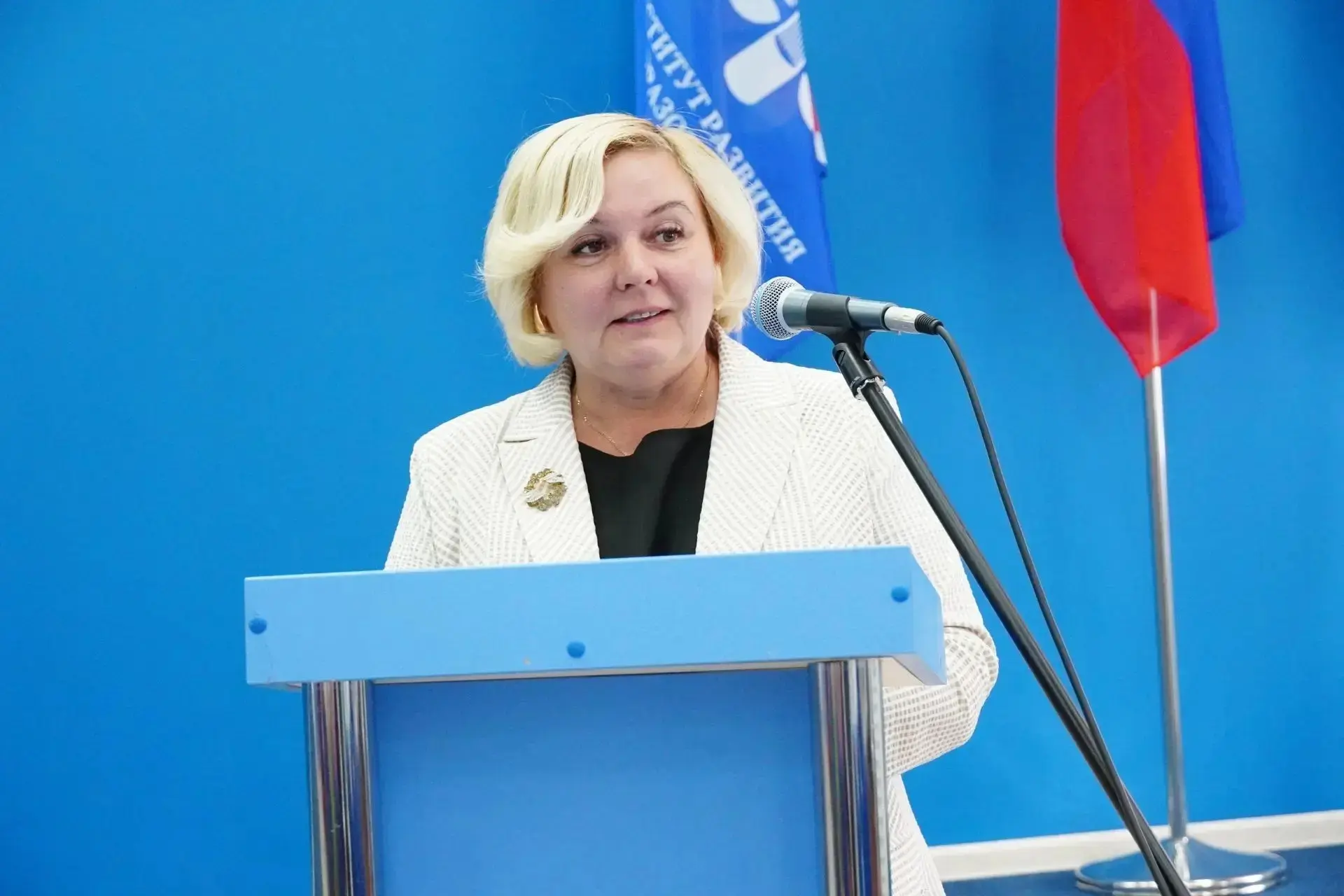 🚀 В добрый путь, коллеги! 
Начало нового профессионального пути: выпускной у воспитателей 👩‍🎓 
 
