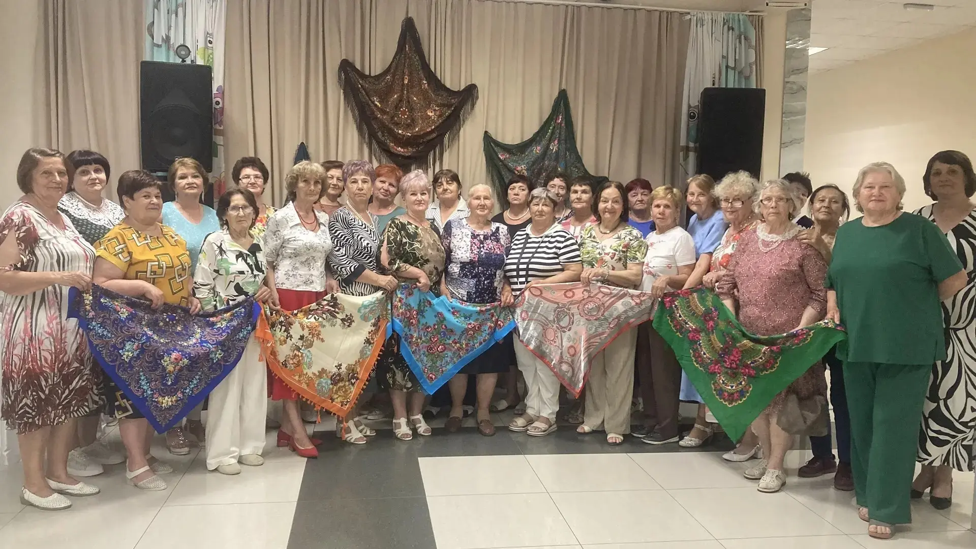 🇷🇺 День русского платка в Выселках, День панамки — в Бузиновской

Праздник русского платка состоял