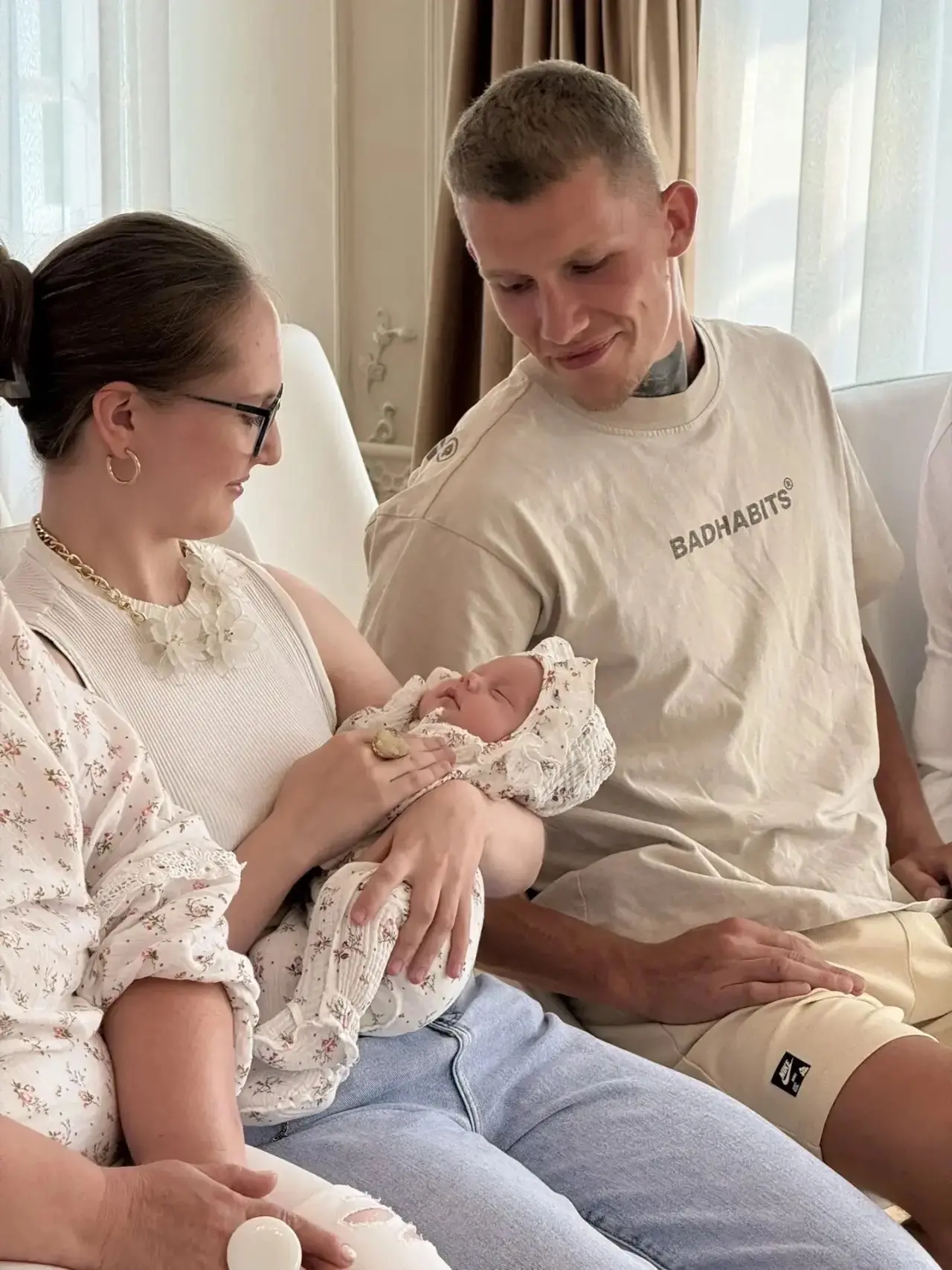 📖👩‍🍼Начало новой главы, которая наполнена нежностью и большой любовью

💒В отделе ЗАГС г. Минусин