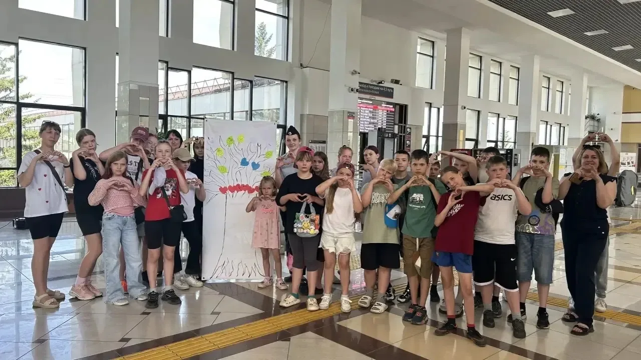 ✨ 8 июня в нашем лагере было насыщенно мероприятиями! 

Основным событием стал квест «Путешествие в 