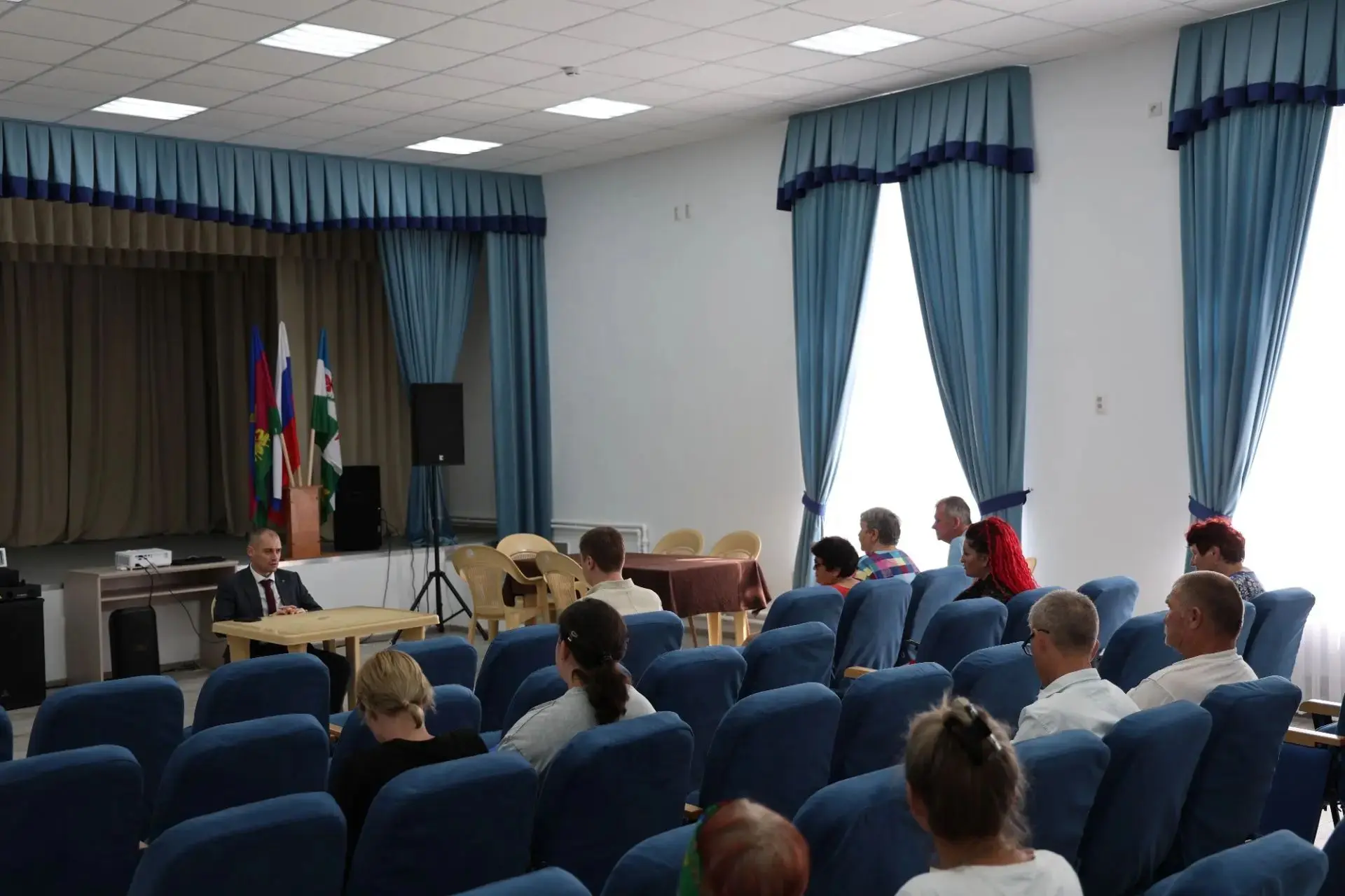 В рамках рабочей поездки в Бесстрашненское поселение провел сход граждан. Спасибо всем, кто нашёл вр