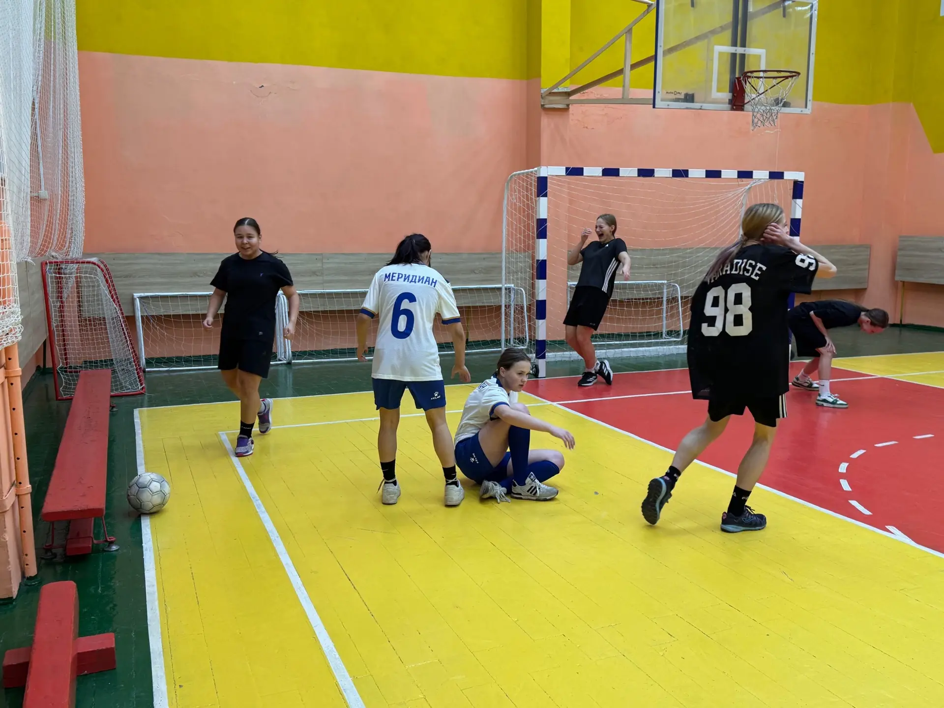 ⚽️ Кожаный мяч - Школьная футбольная лига  В соответствии с планом работы мероприятий интеллектуальн