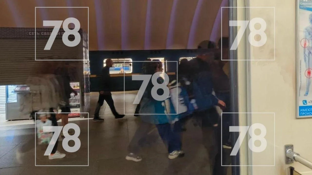 Если на Верхнем Суздальском света нет постоянно, то на станциях метро «Озерки» и «Просп...