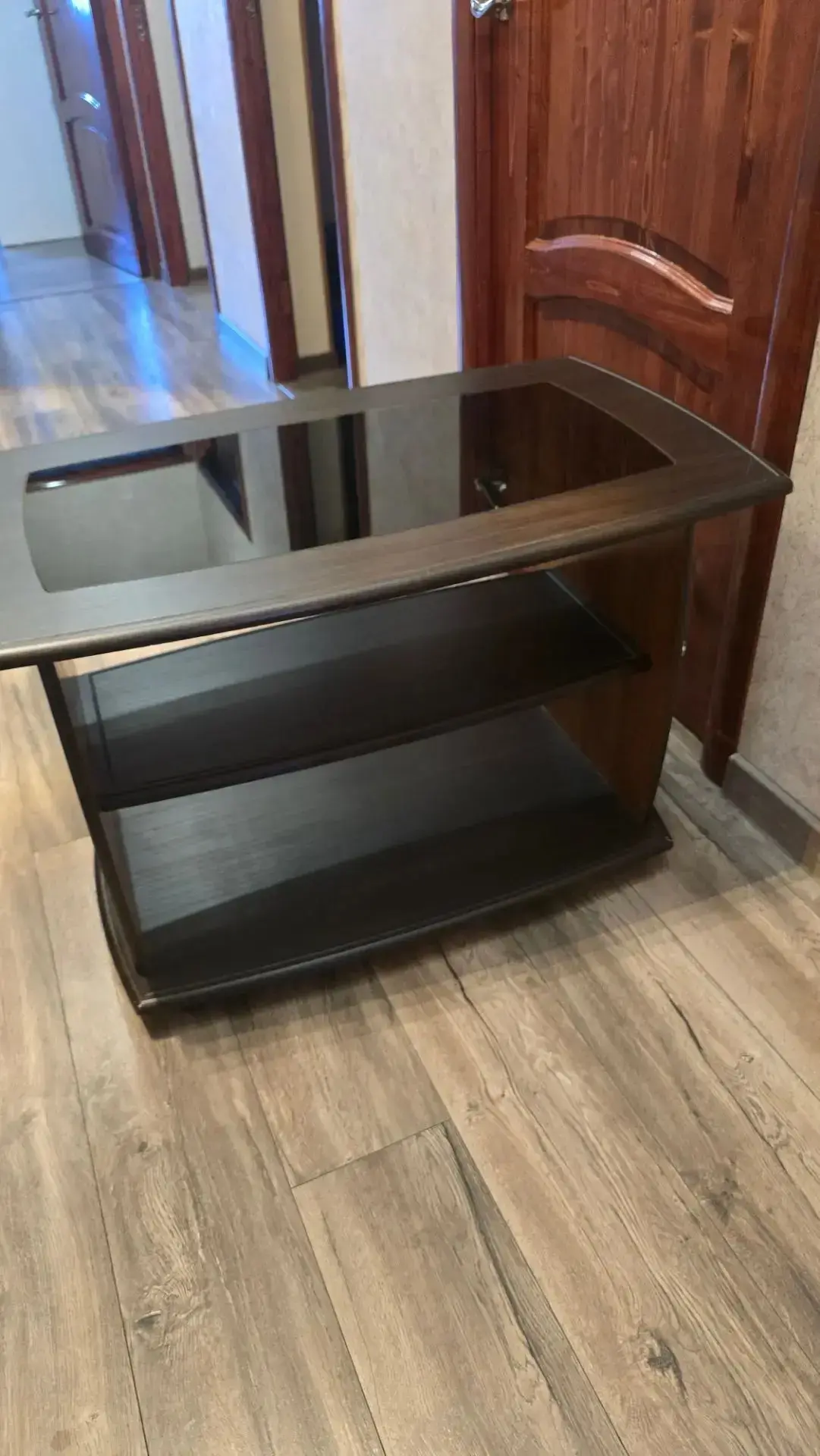 Продам журнальный стол в идеальном состоянии 60×90, 3500т.р.

89189340002