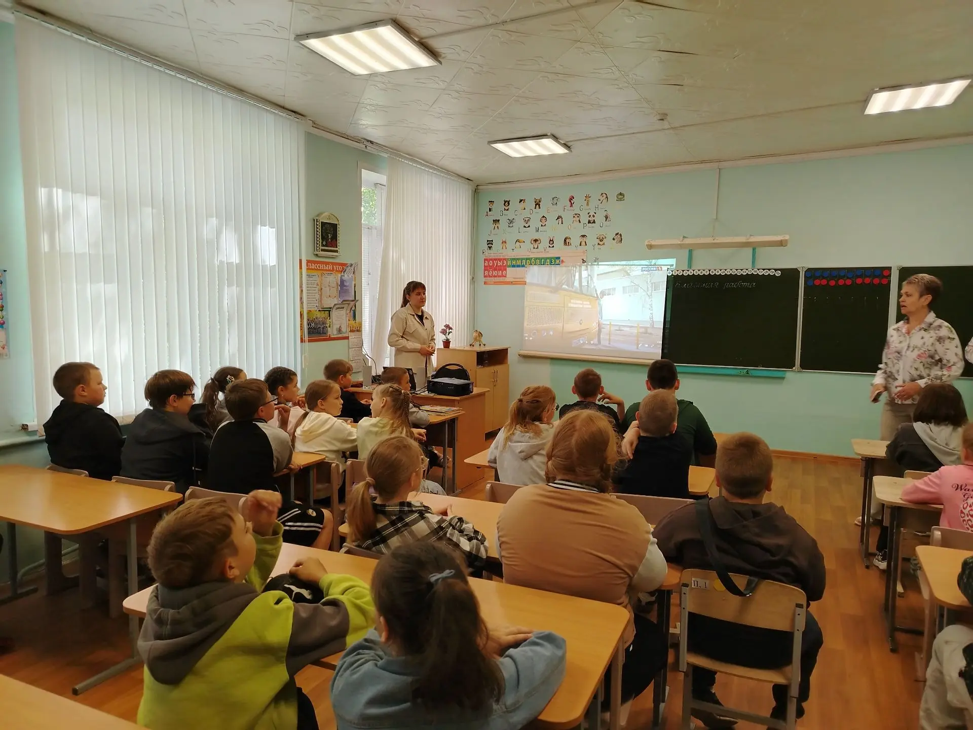 Сегодня в целях патриотического воспитания учащихся и в рамках Дня памяти и скорби воспитанники приш