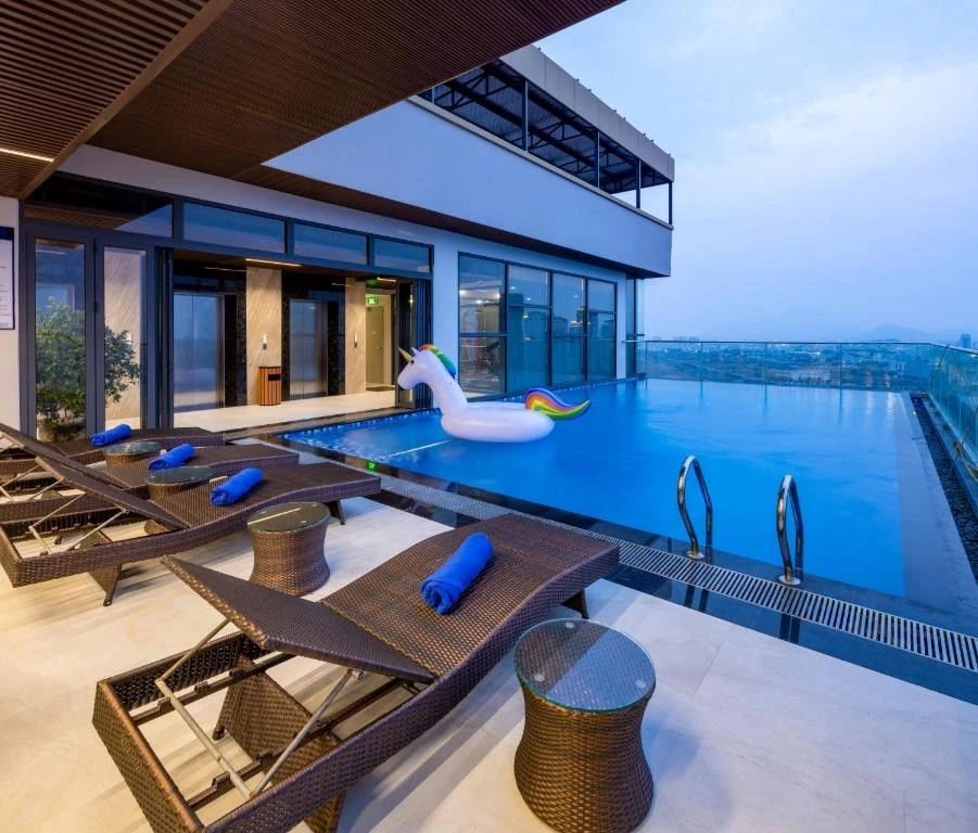 🇻🇳 Вьетнам из Тюмени 

🏠 MIRACLE LUXURY 4⭐️
✈️ Тюмень ➡️ Вьетнам, Нячанг
📅 13 июл, 🌙 9 + 1нч
🛌