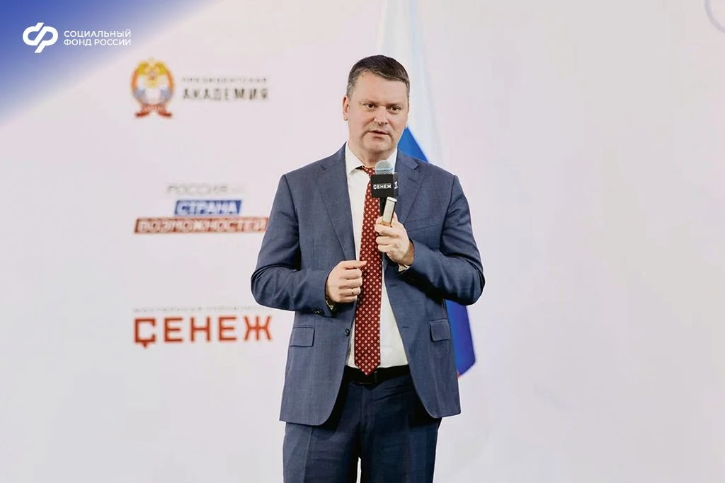 Сергей Чирков рассказал участникам программы «Время героев» о комплексной поддержке ветеранов СВО

�