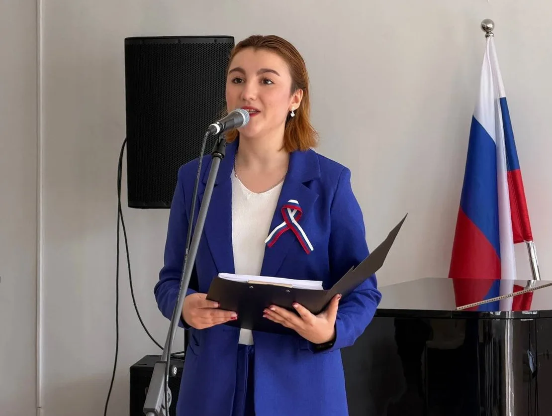 🇷🇺 Накануне Дня России в Мариупольском факультете СПО прошёл праздничный концерт-лекция.

Формат в