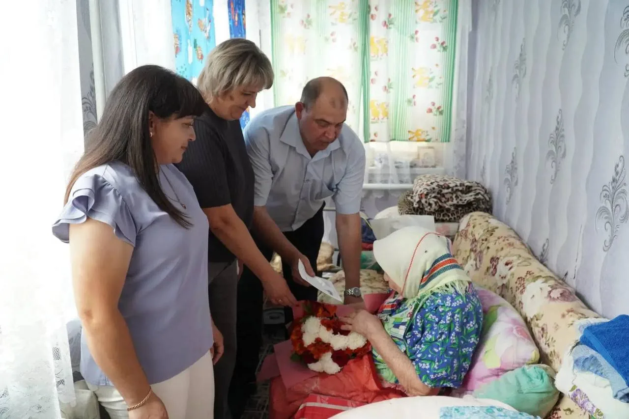 🎉 В Россошанском районе 101-летие отметила жительница села Евстратовка.

Жительница села Евстратовк