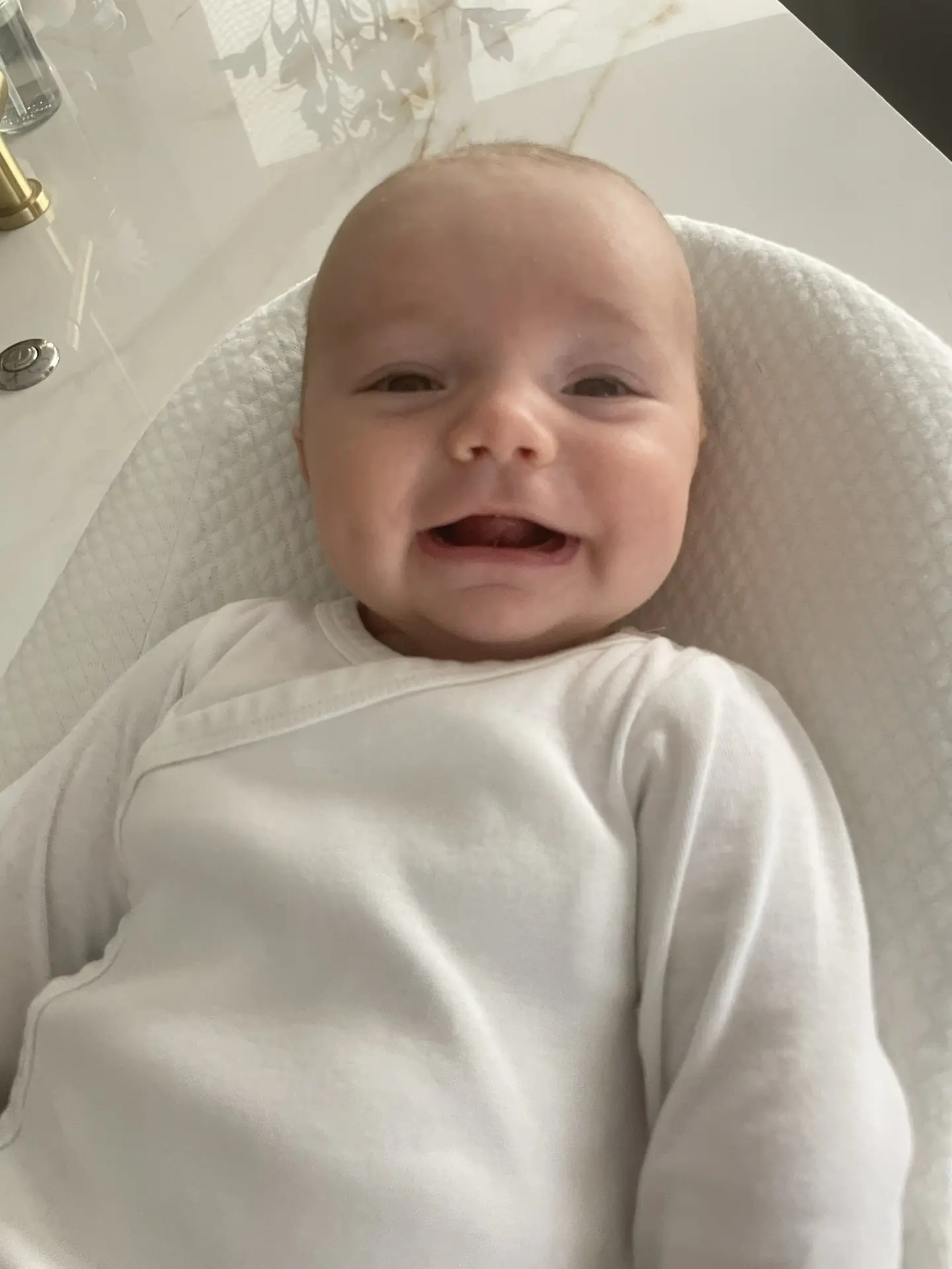 А это Влад 🥰ему тут как и Ярославу сейчас) Тоже уже начинал так мило улыбаться 🥹❤️