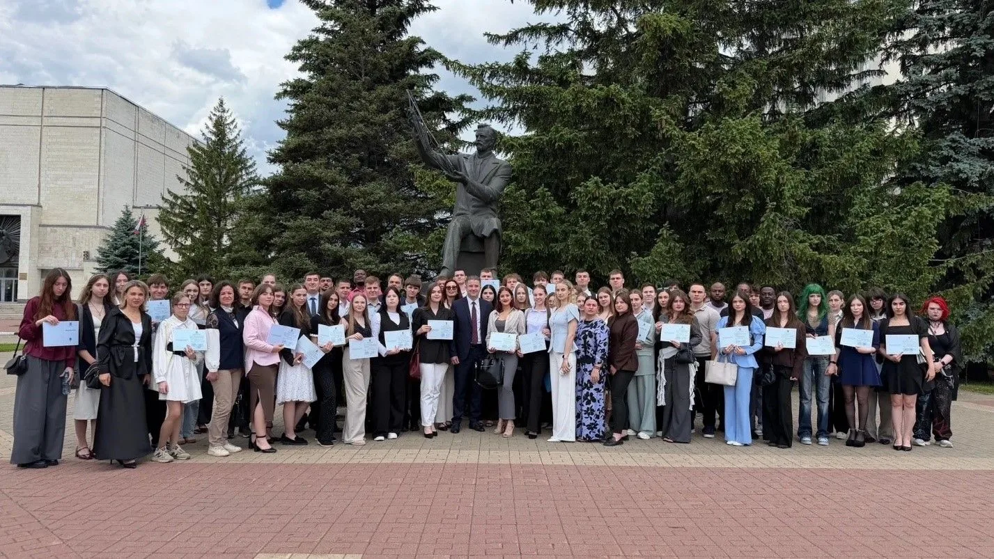 Студентам БУКЭП – выпускникам Центра избирательного права и процесса, подготовки органи...
