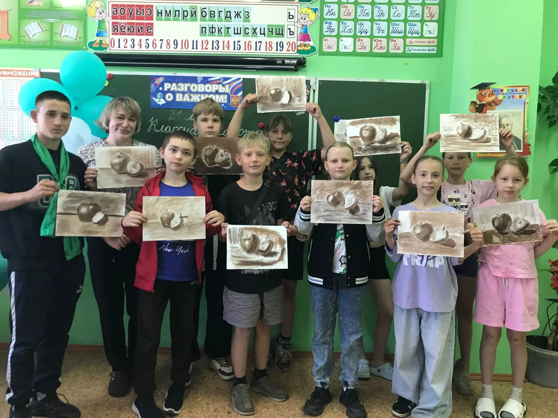 🌞Преподаватель художественного отделения Коробейникова Инна Борисовна в гостях у отдыхающих оздоров
