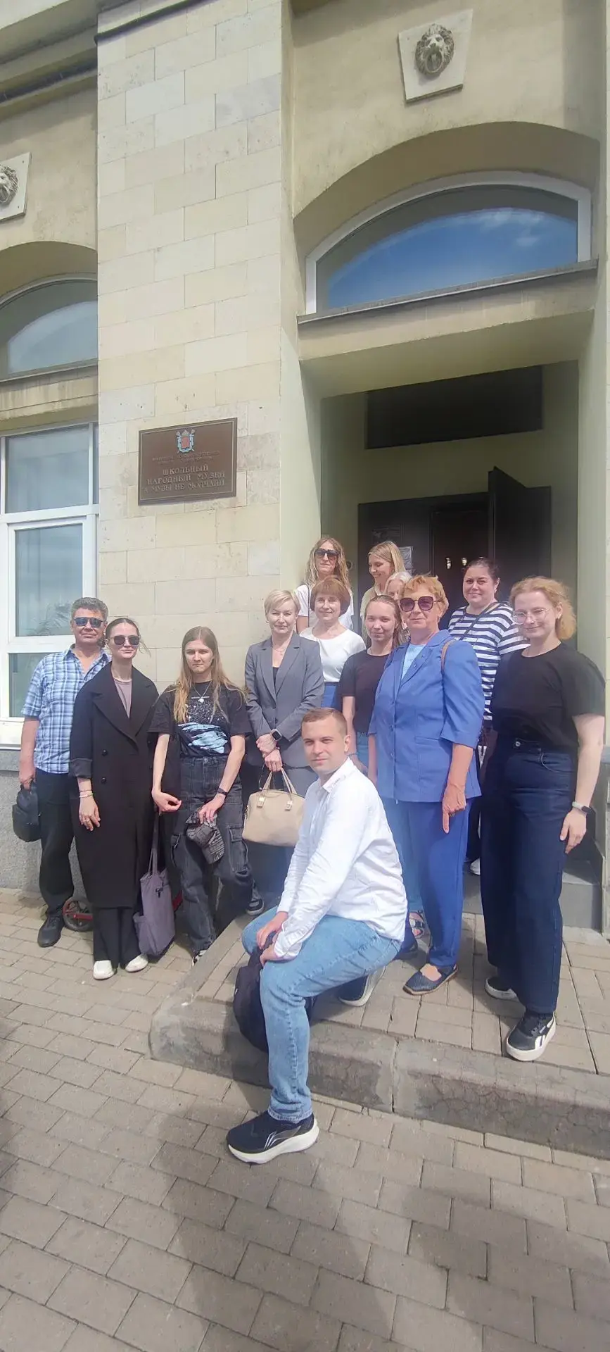 В Народном музее «А музы не молчали…» в ГБОУ № 235 проводится выставочная экспозиция по итогам дости