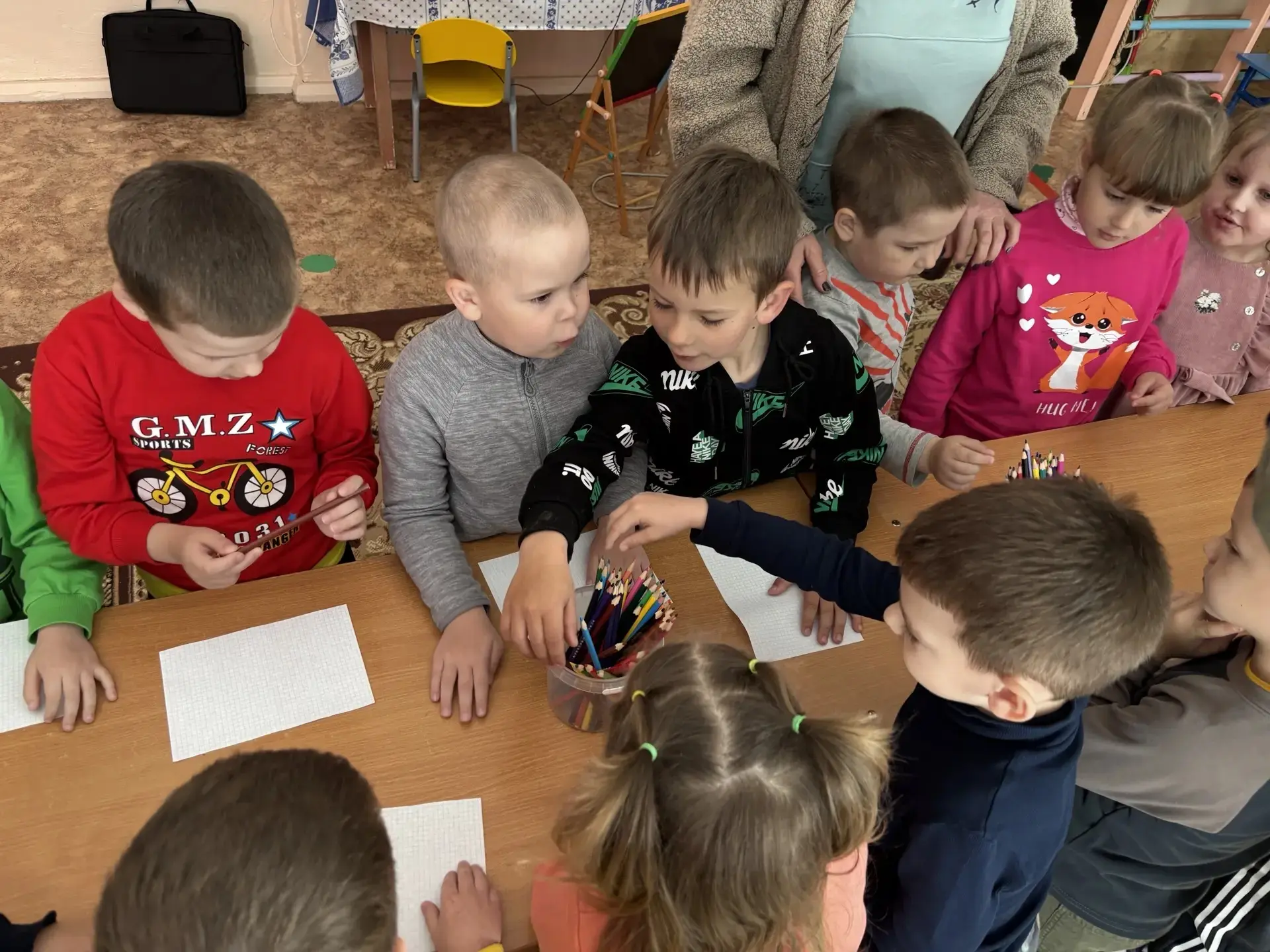 В МКДОУ "Детский сад п. Бира" во всех разновозрастных группах проходит познавательный п...
